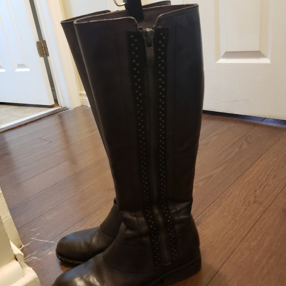 Vince Camuto Vc-Finny Boots - Picture 2 of 14